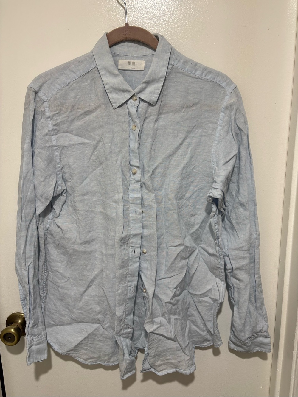 UNIQLO Light Blue Linen Blend Men's Button-Up Shirt
